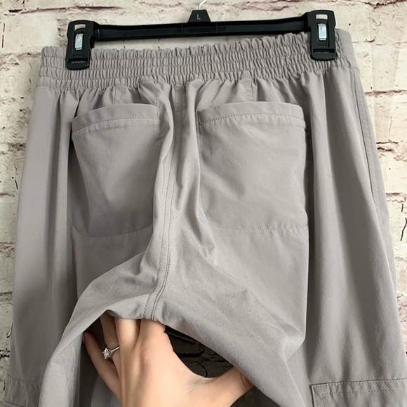Athleta 6 Jogger Khaki Gray Pants Lightweight - Picture 5 of 8